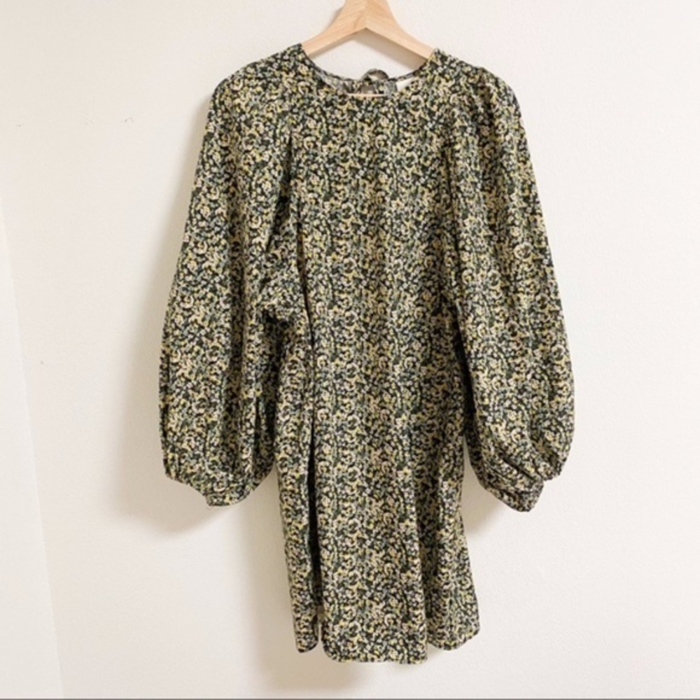 Floral long oversized puffy sleeves dress